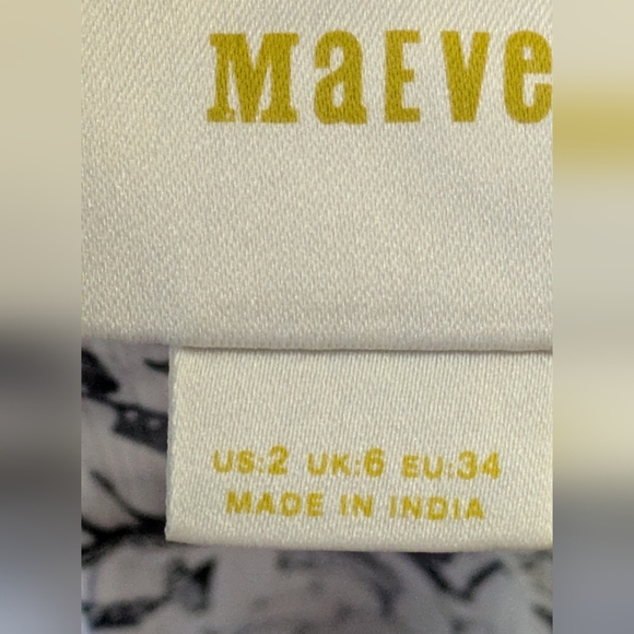 Maeve Blue and White Floral Swing Dress. Size 2 - Picture 12 of 12